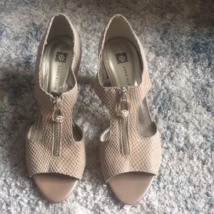 ANNE KLEIN OPEN TOE HEELS SIZE 9 1-2